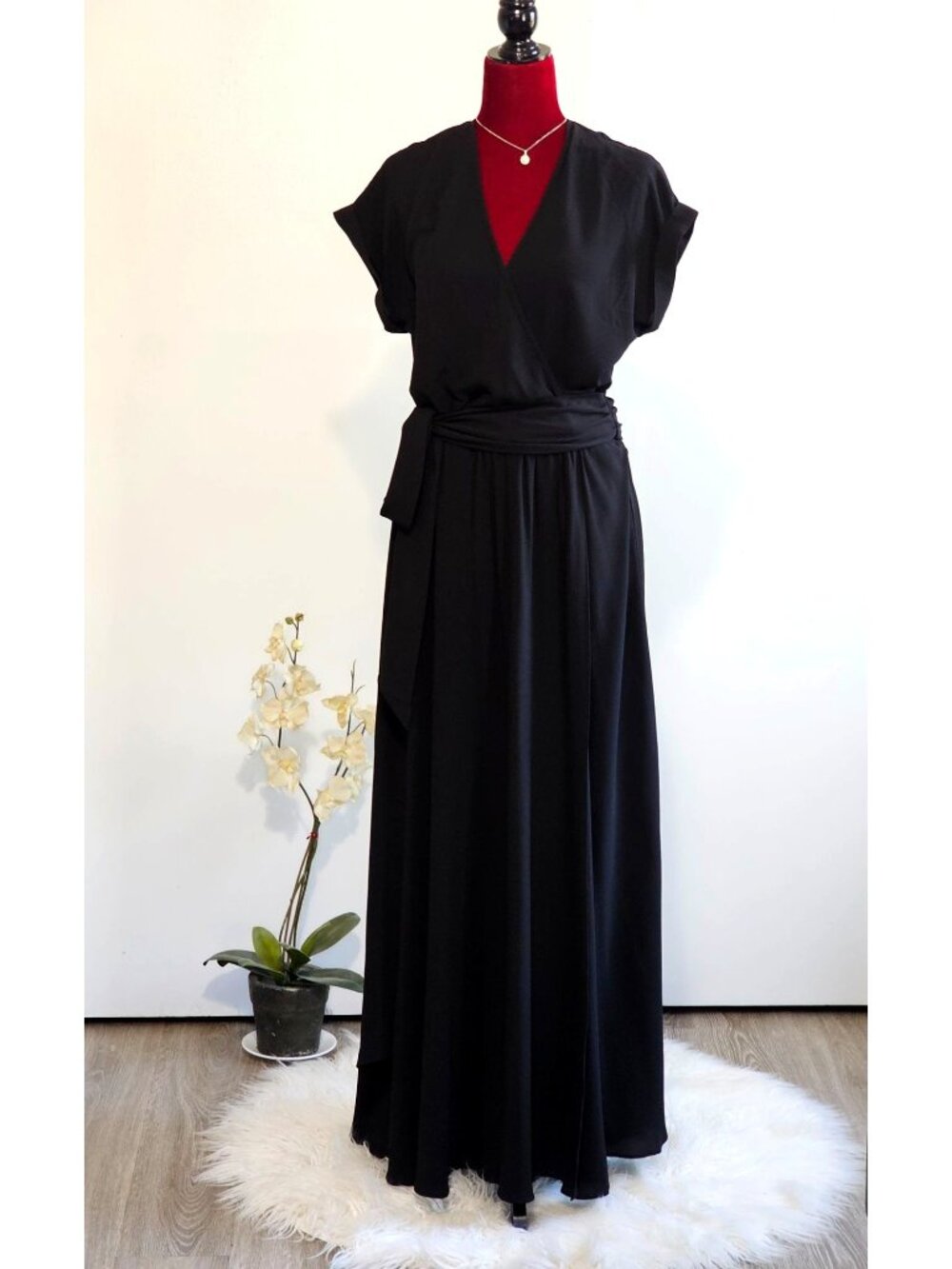NWT Meghan Women's Black  Jazmin Wrap Cap Sleeves Maxi Dress Sz XL 2335
